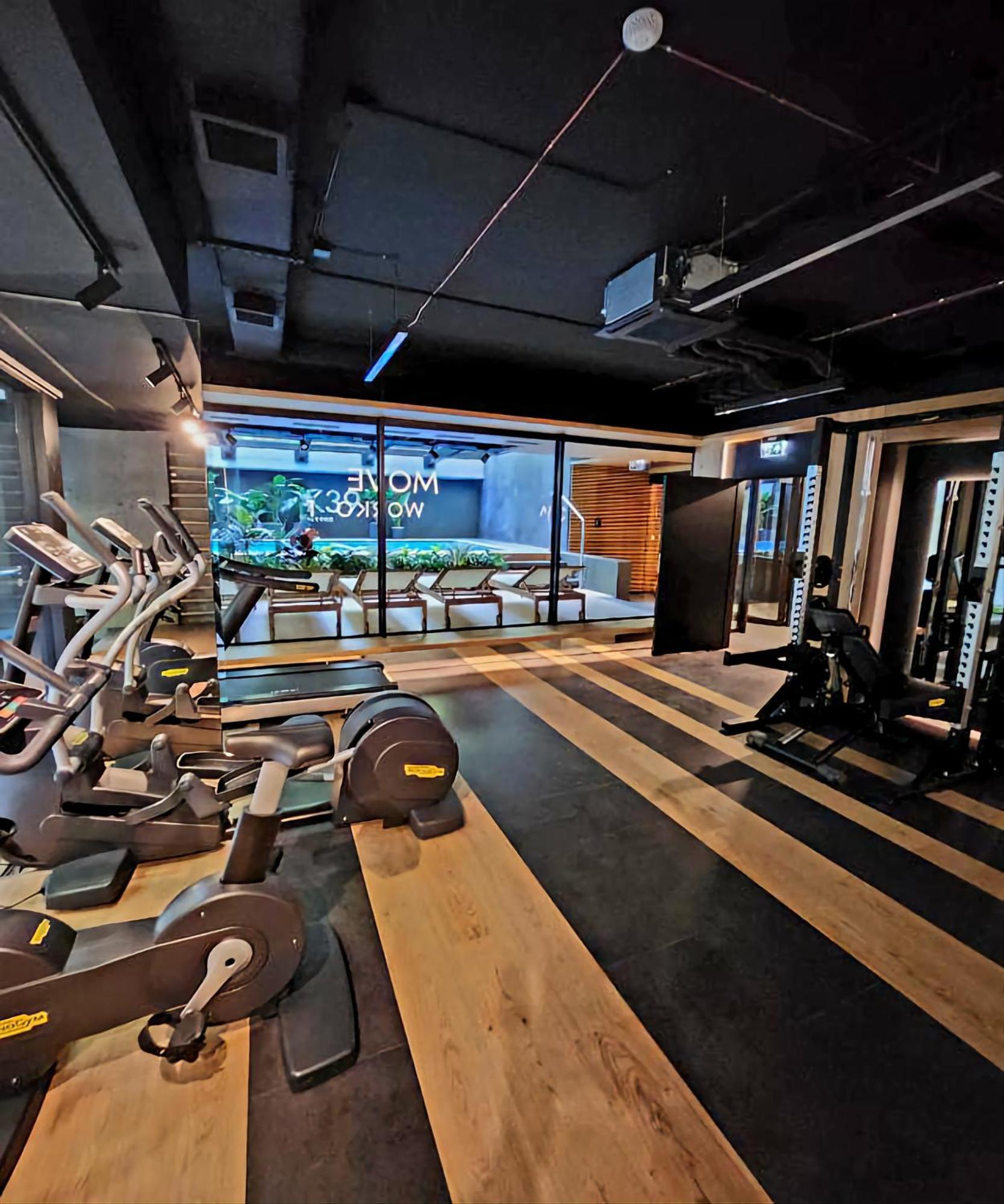 Luxury Vistula Old Town Apartments: Spa, Sauna & Pool Retreat Krakow Exterior photo