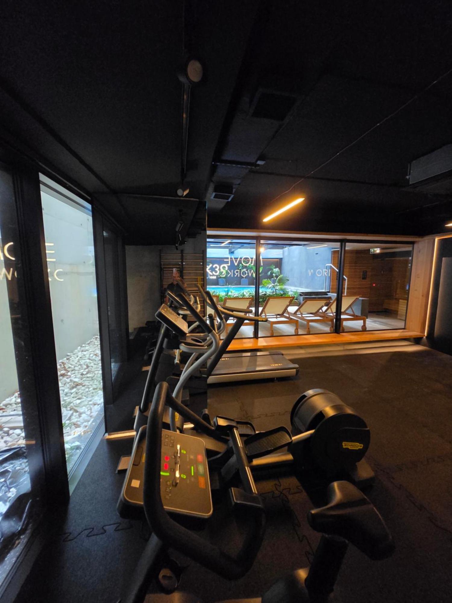 Luxury Vistula Old Town Apartments: Spa, Sauna & Pool Retreat Krakow Exterior photo